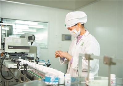 我国布洛芬、对乙酰氨基酚日产能达两亿片 昭通药企垂危复产布洛芬片 精准投放发热点诊